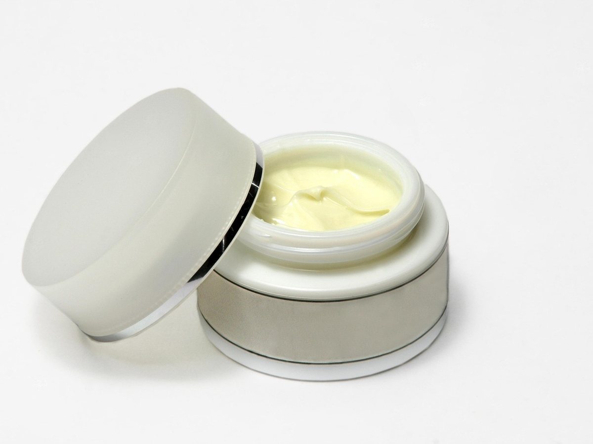 Soin cosmétique hydratant pour une peau éclatante
